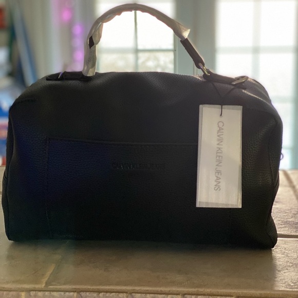 Gorgeous Black Leather CK Bag - Picture 10 of 16